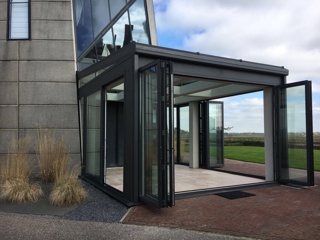 Serre met geïsoleerde vouwwand