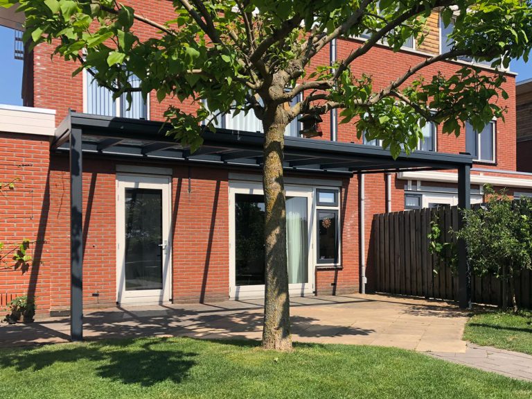 Terrasoverkapping met lessenaarsdak