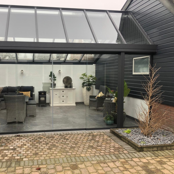 Tuinkamer zadeldak schuifwand