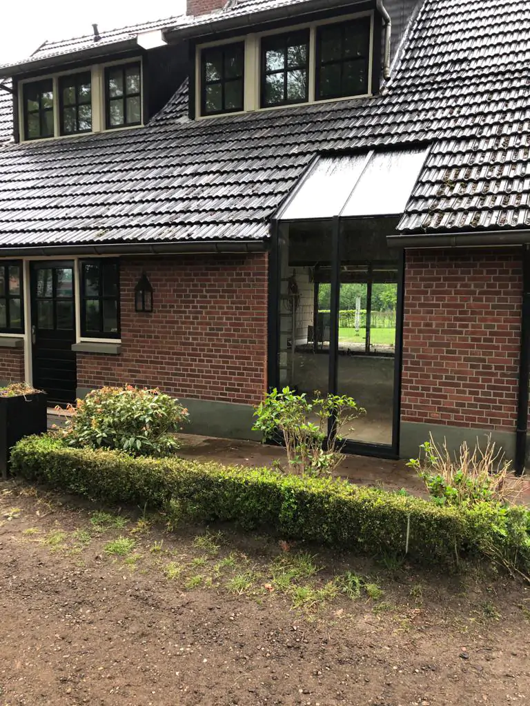 Aluminium kozijn_lichtstraat in pannendak