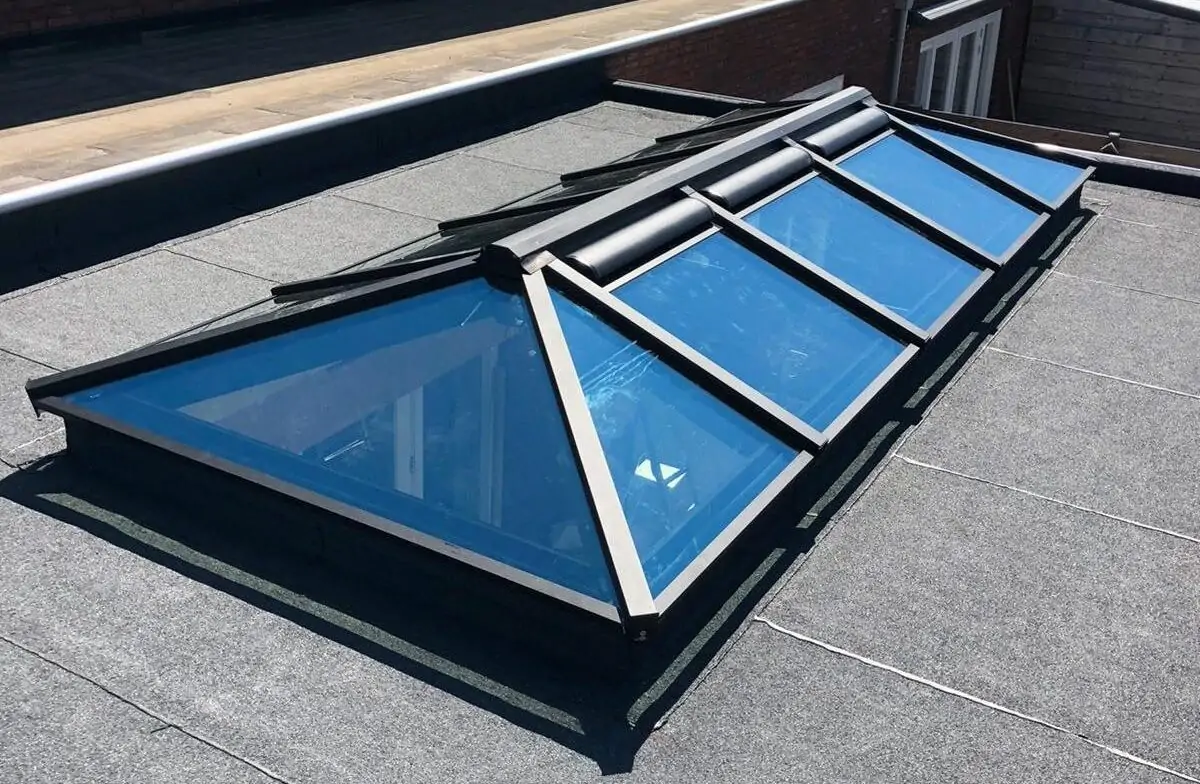 Lichtstraat zadeldak ventilatierooster