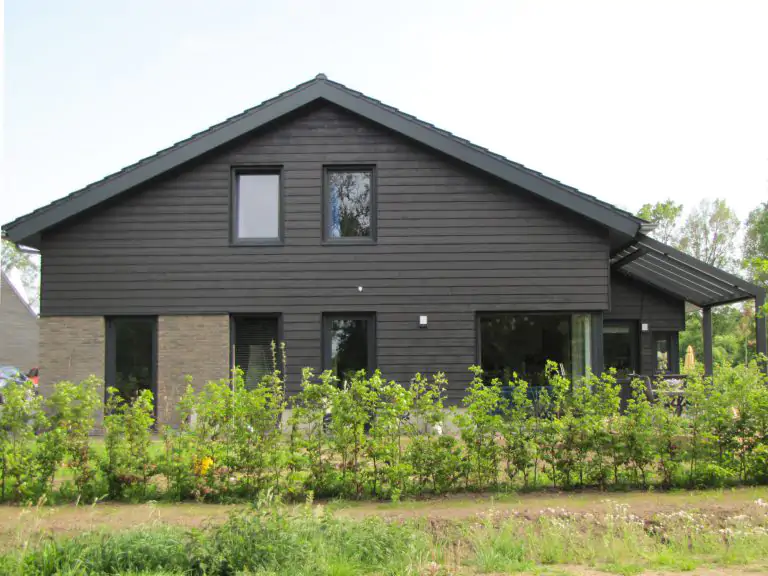 Terrasoverkapping geïntegreerd in dak