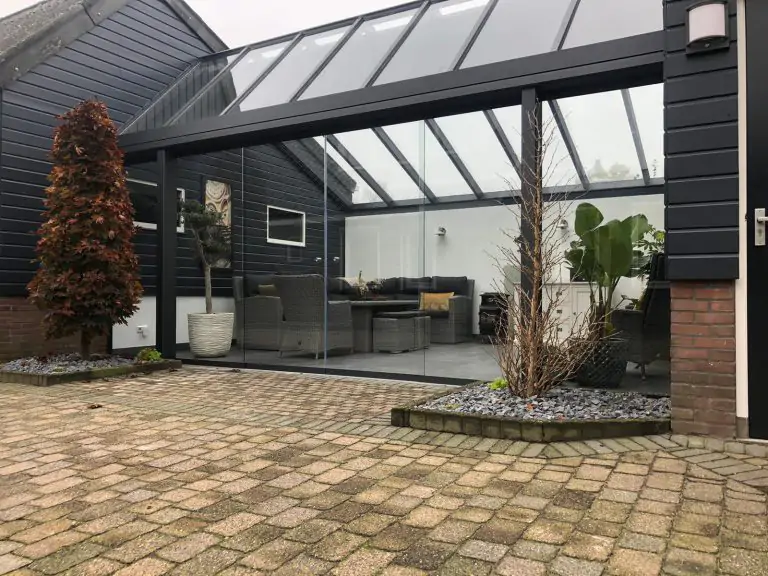 Tuinkamer_zadeldak_schuifwand